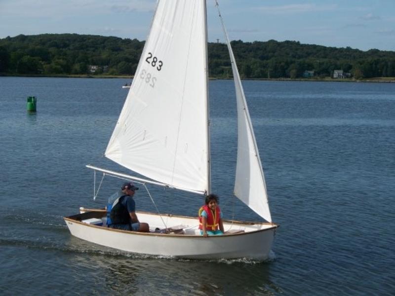 The Legendary Dyer Dhow Dinghy – Blue Water Sailing